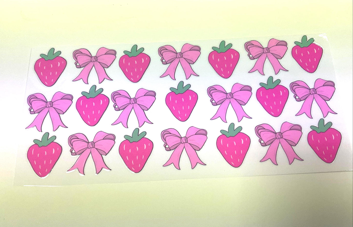 Berries & Bows UV DTF transfer sticker, 16oz glass can wrap